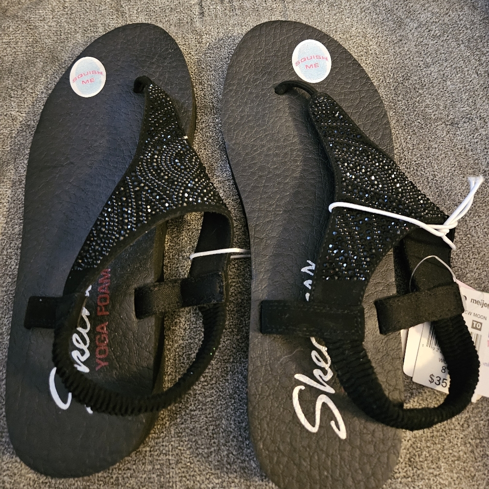 Sketchers Yoga Foam Sandals